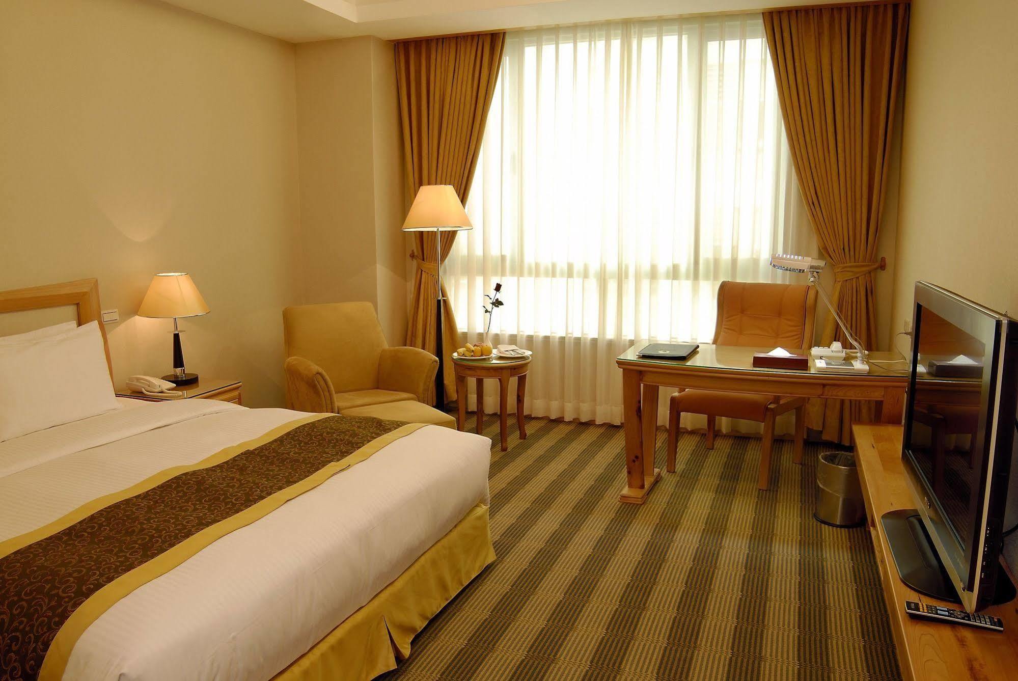 Kai Du Hotel Чжунлі Екстер'єр фото